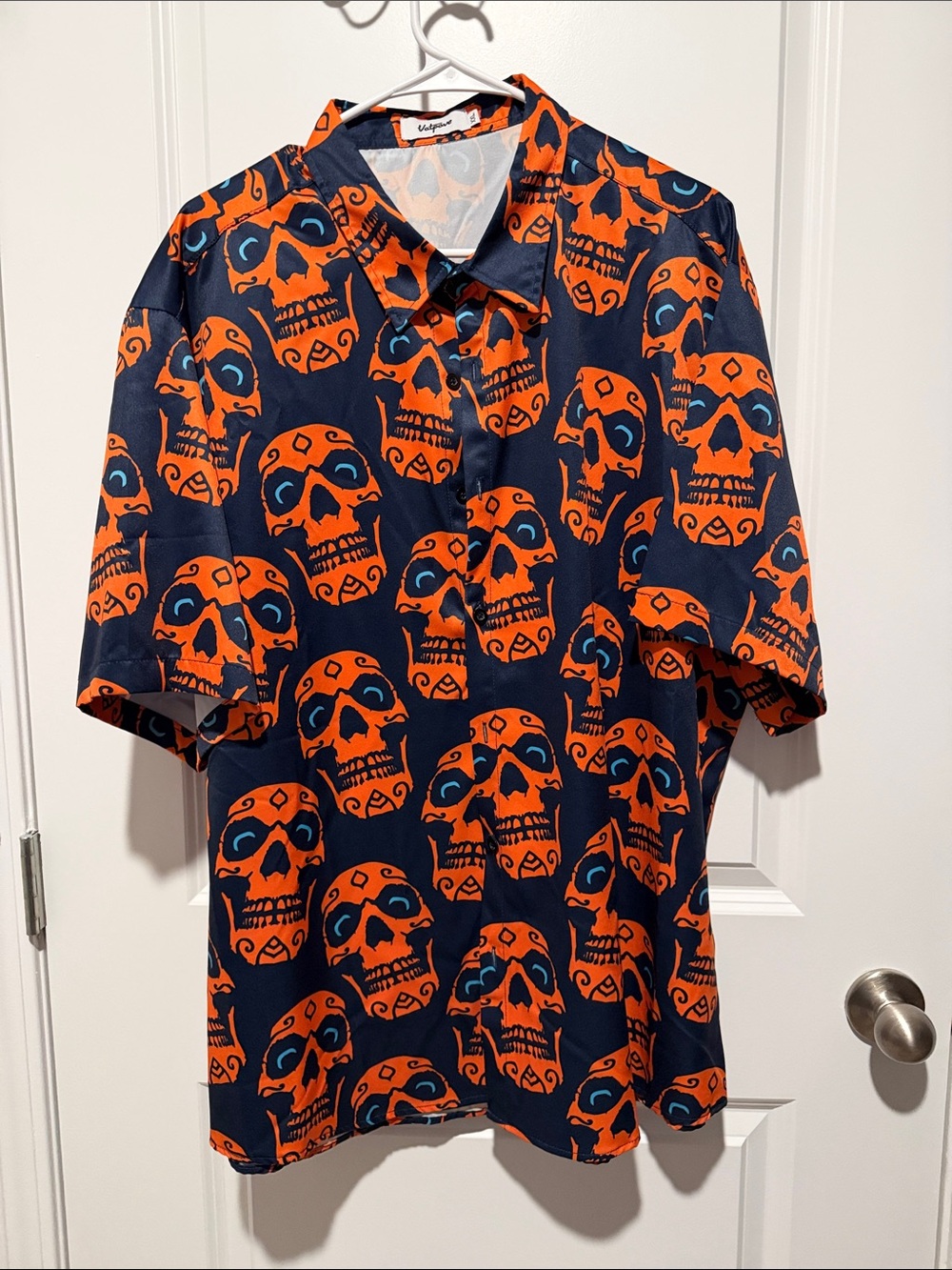 Casual Short-Sleeve Button-Down Shirt — Orange Skull on Navy